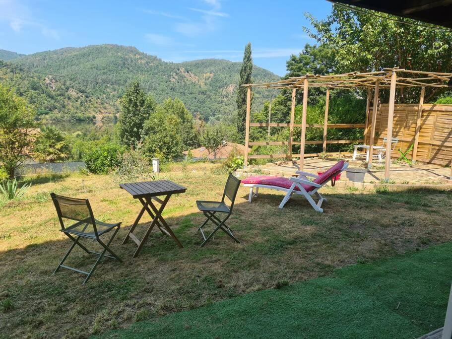 Le Chalet Des Amis Leilighet Aurec-Sur-Loire Eksteriør bilde